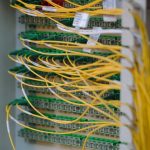 Fibre ottiche: l'infrastruttura invisibile su cui si regge il cloud